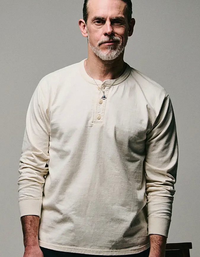 ヘンリーネック ロングスリーブTシャツ